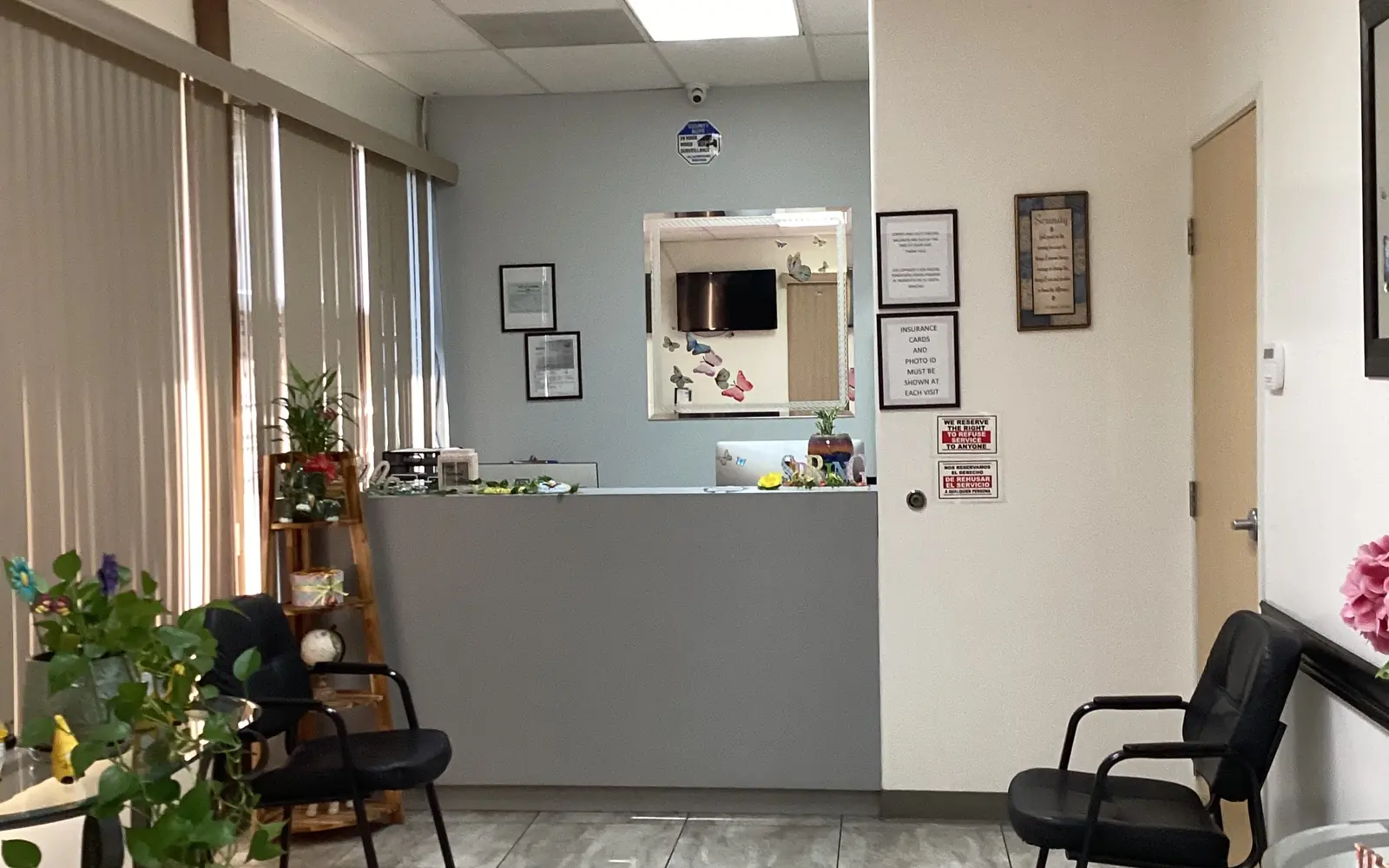 Reception area and lobby at Diamond's Dental Inc. in La Habra